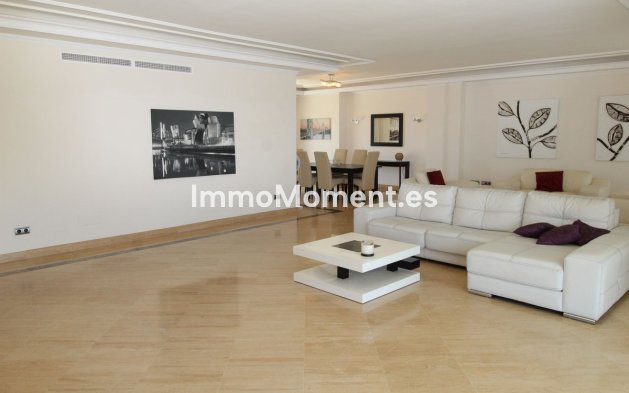 Resale - Apartment - Marbella - Puerto Banús