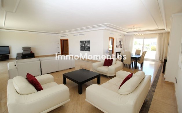 Resale - Apartment - Marbella - Puerto Banús