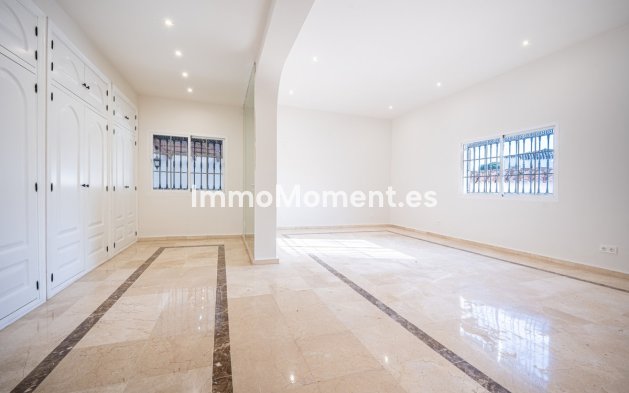 Wiederverkauf - Freistehende Villa - Marbella - Nueva Andalucía