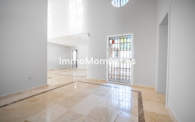 Wiederverkauf - Freistehende Villa - Marbella - Nueva Andalucía