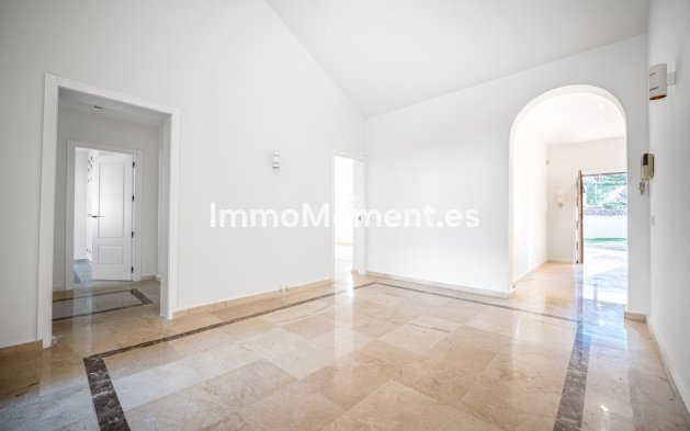 Wiederverkauf - Freistehende Villa - Marbella - Nueva Andalucía