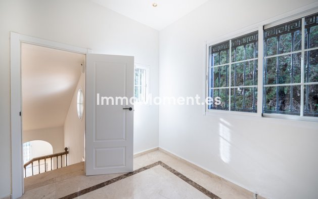 Wiederverkauf - Freistehende Villa - Marbella - Nueva Andalucía