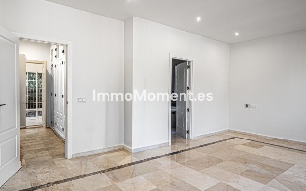 Wiederverkauf - Freistehende Villa - Marbella - Nueva Andalucía