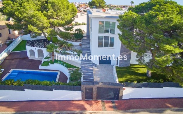 Reventa - Villa independiente - Orihuela - Los Balcones