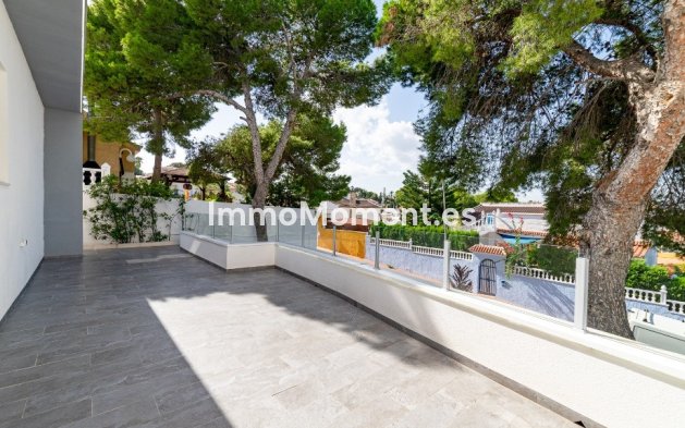 Reventa - Villa independiente - Orihuela - Los Balcones