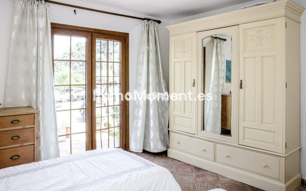 Resale - Apartment - Benahavís - Benahavís Centro