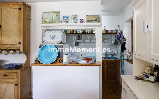 Resale - Apartment - Benahavís - Benahavís Centro
