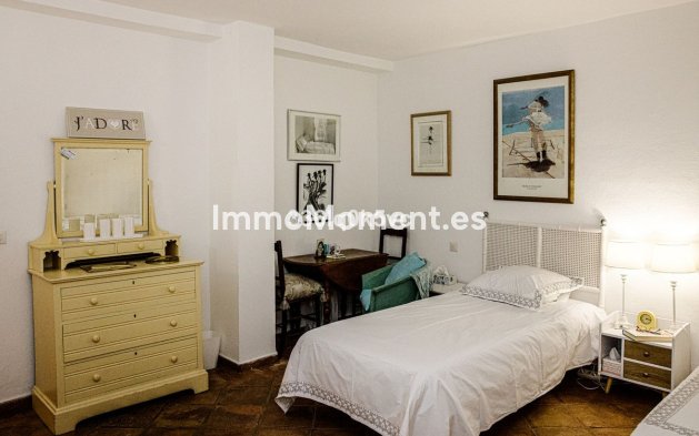 Resale - Apartment - Benahavís - Benahavís Centro
