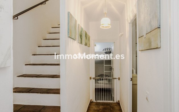 Resale - Apartment - Benahavís - Benahavís Centro