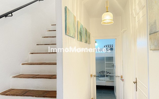 Resale - Apartment - Benahavís - Benahavís Centro