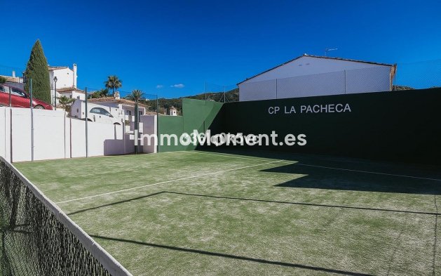 Resale - Apartment - Benahavís - Benahavís Centro