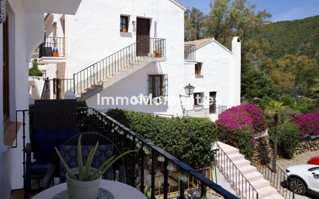 Resale - Apartment - Benahavís - Benahavís Centro
