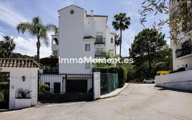 Resale - Apartment - Benahavís - Benahavís Centro