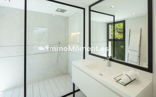 Resale - Detached villa - Marbella - Nueva Andalucía