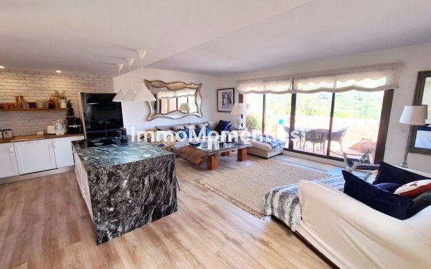 Resale - Apartment - Manilva - La Duquesa