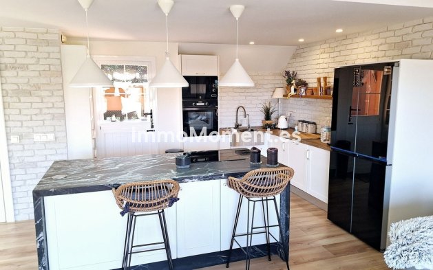 Resale - Apartment - Manilva - La Duquesa