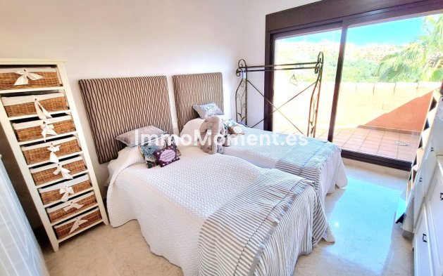 Resale - Apartment - Manilva - La Duquesa