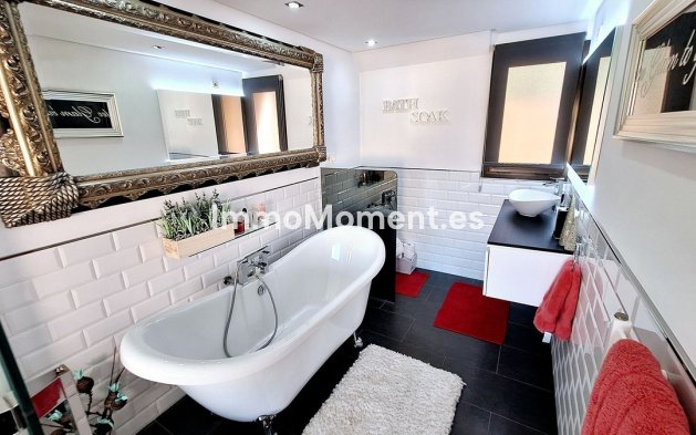 Resale - Apartment - Manilva - La Duquesa