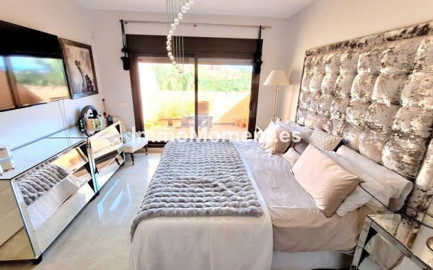 Resale - Apartment - Manilva - La Duquesa