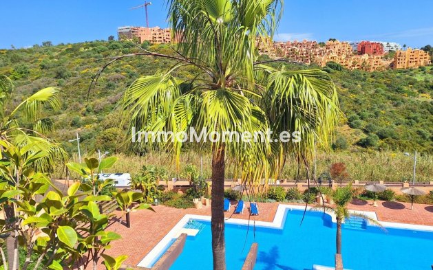Resale - Apartment - Manilva - La Duquesa