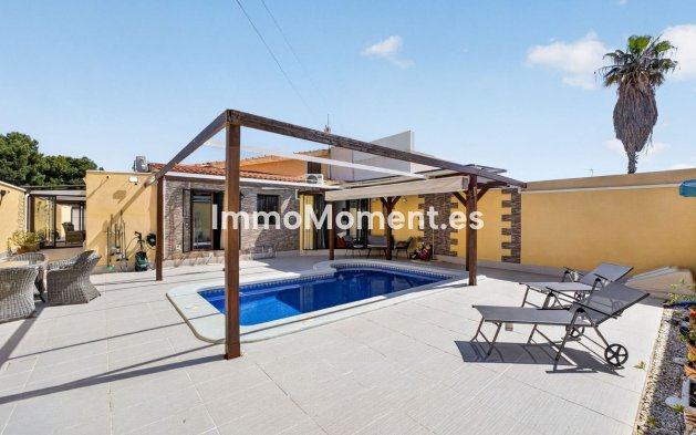 Bestaande woning - Vrijstaande villa - Torrevieja - Torrevieja Centro