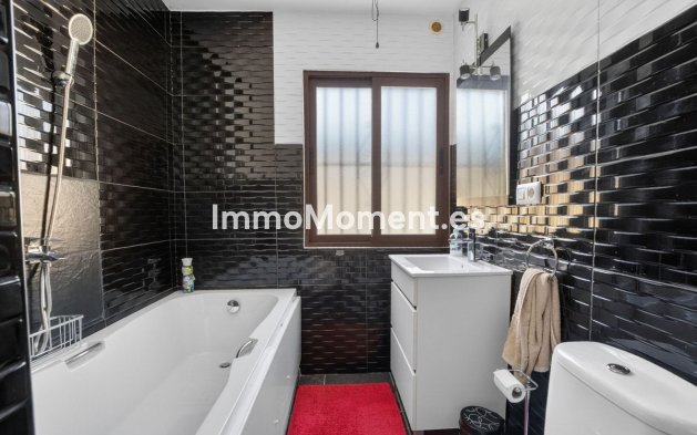 Bestaande woning - Vrijstaande villa - Torrevieja - Torrevieja Centro