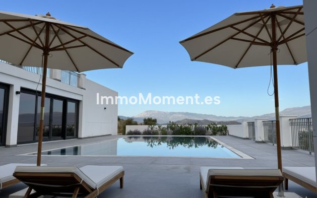 Resale - Detached villa - Inland  - Coín