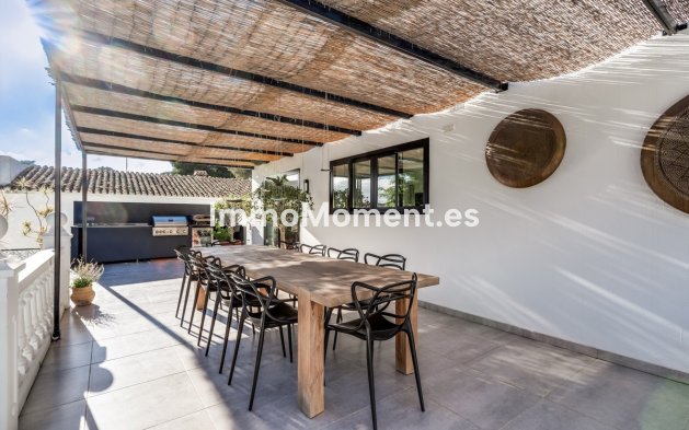 Resale - Detached villa - Marbella - Nueva Andalucía