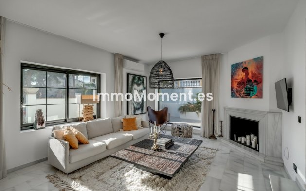 Resale - Detached villa - Marbella - Nueva Andalucía