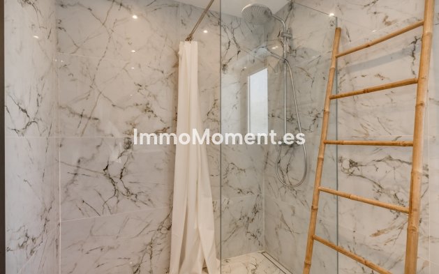 Resale - Detached villa - Marbella - Nueva Andalucía