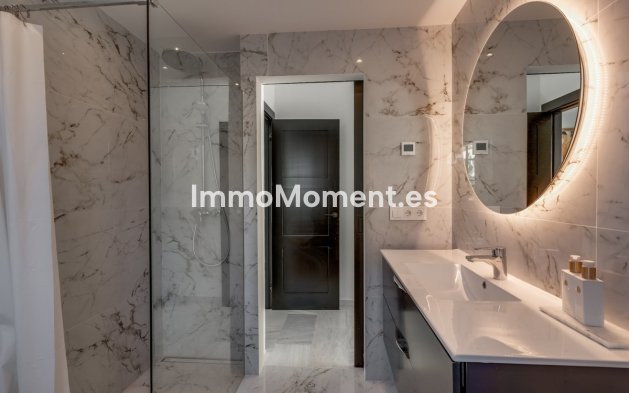 Resale - Detached villa - Marbella - Nueva Andalucía