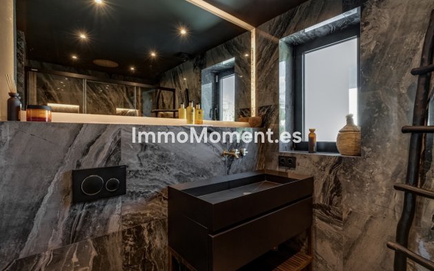 Resale - Detached villa - Marbella - Nueva Andalucía