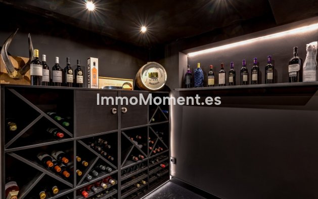 Resale - Detached villa - Marbella - Nueva Andalucía