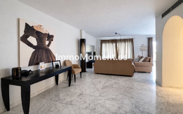 Resale - Apartment - Marbella - Puerto Banús