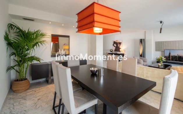 Resale - Apartment - Marbella - Puerto Banús