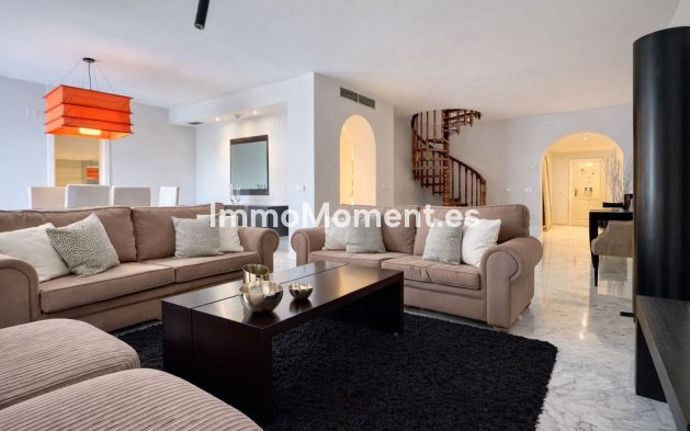 Resale - Apartment - Marbella - Puerto Banús