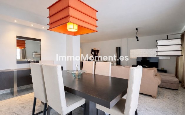 Resale - Apartment - Marbella - Puerto Banús
