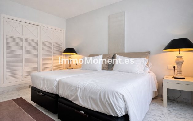 Resale - Apartment - Marbella - Puerto Banús