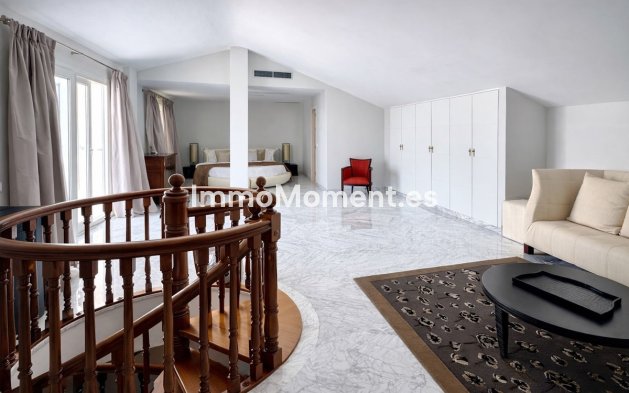 Resale - Apartment - Marbella - Puerto Banús