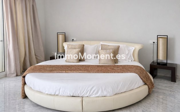 Resale - Apartment - Marbella - Puerto Banús