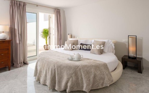 Resale - Apartment - Marbella - Puerto Banús