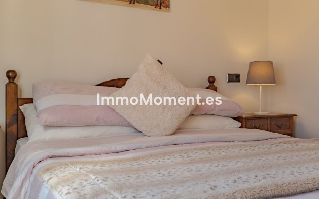 Wiederverkauf - Freistehende Villa -   Inländisch - Alhaurín el Grande Centro