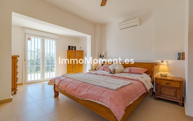 Wiederverkauf - Freistehende Villa -   Inländisch - Alhaurín el Grande Centro