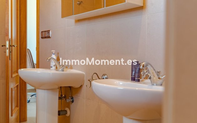 Wiederverkauf - Freistehende Villa -   Inländisch - Alhaurín el Grande Centro