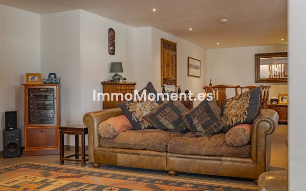 Wiederverkauf - Freistehende Villa -   Inländisch - Alhaurín el Grande Centro