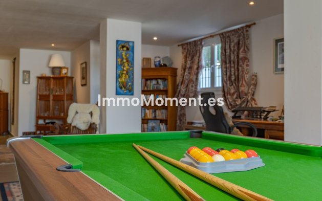Wiederverkauf - Freistehende Villa -   Inländisch - Alhaurín el Grande Centro
