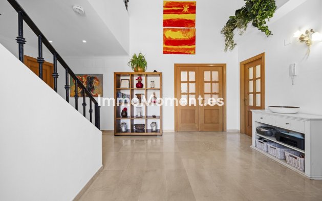 Resale - Detached villa - Marbella - Guadalmina Alta