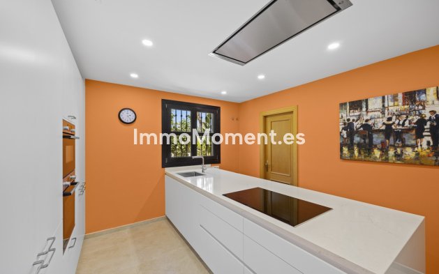 Resale - Detached villa - Marbella - Guadalmina Alta