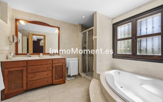 Resale - Detached villa - Marbella - Guadalmina Alta
