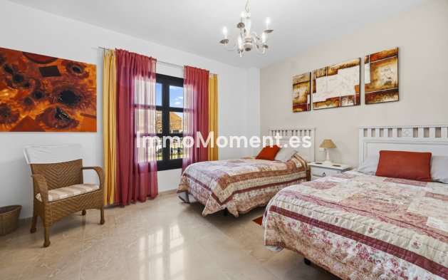 Resale - Detached villa - Marbella - Guadalmina Alta
